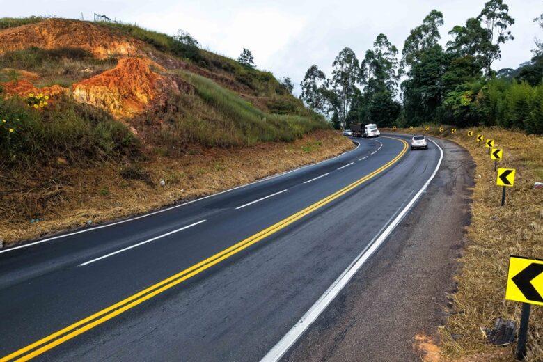 Transporte de báscula causa retenções em rodovias no entorno de Itabira nesta quarta-feira
