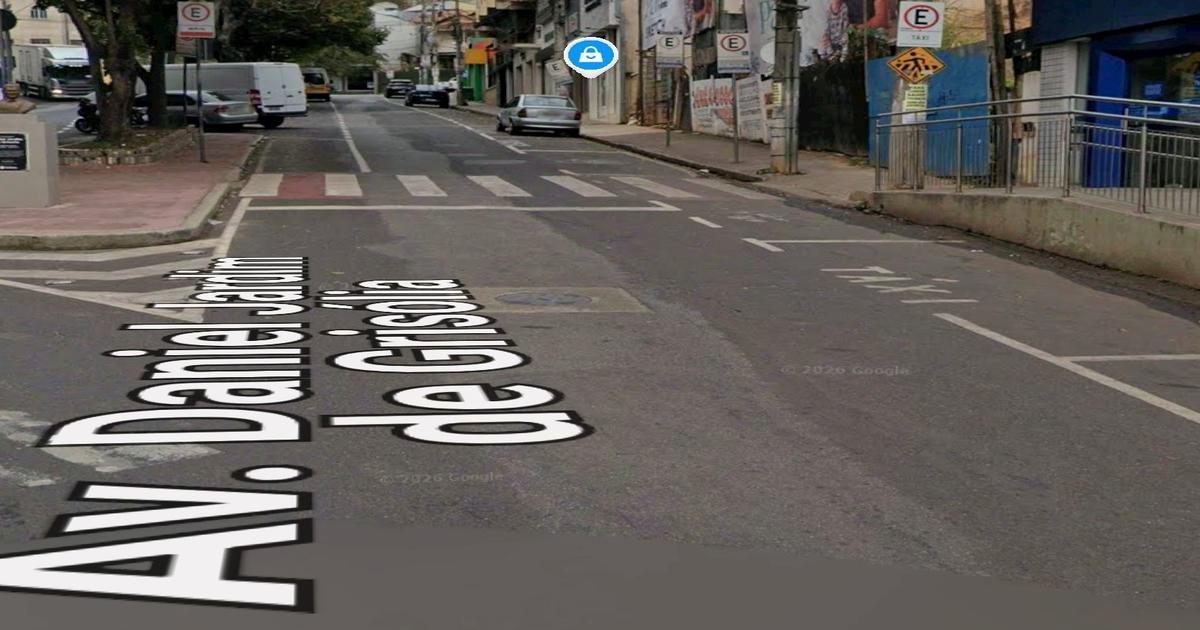 Obra emergencial interdita trecho da avenida Daniel Jardim de Grisolia em Itabira