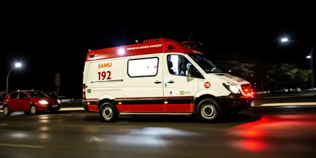 Carro bate em moto, mata condutor e foge na BR-381 em São Gonçalo do Rio Abaixo