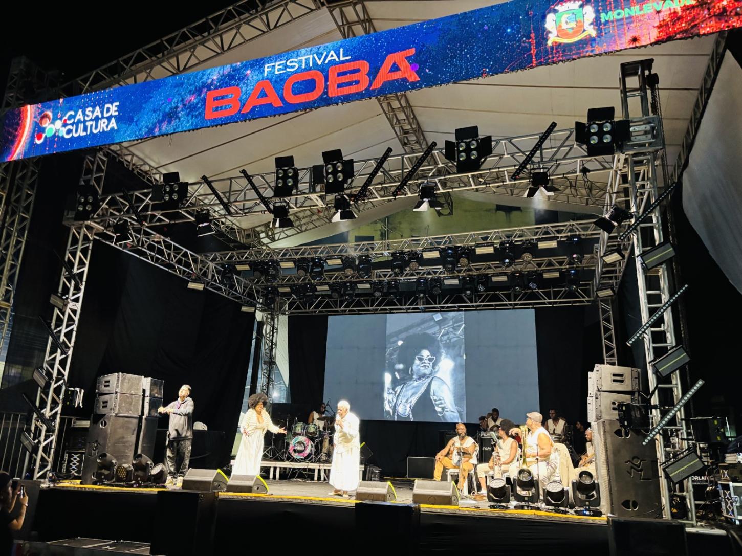Festival Baobá reúne milhares de pessoas na Praça do Povo em celebração da cultura afro-brasileira em Monlevade