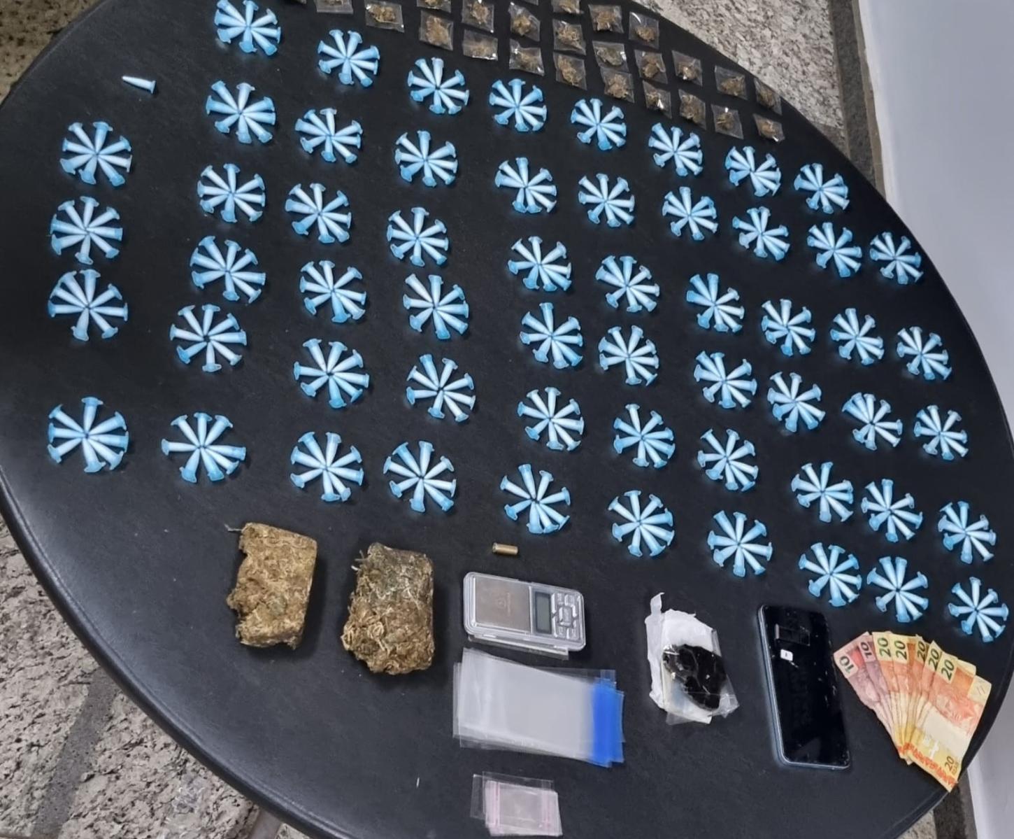 PM cumpre mandado e prende jovem durante operação em Barão de Cocais