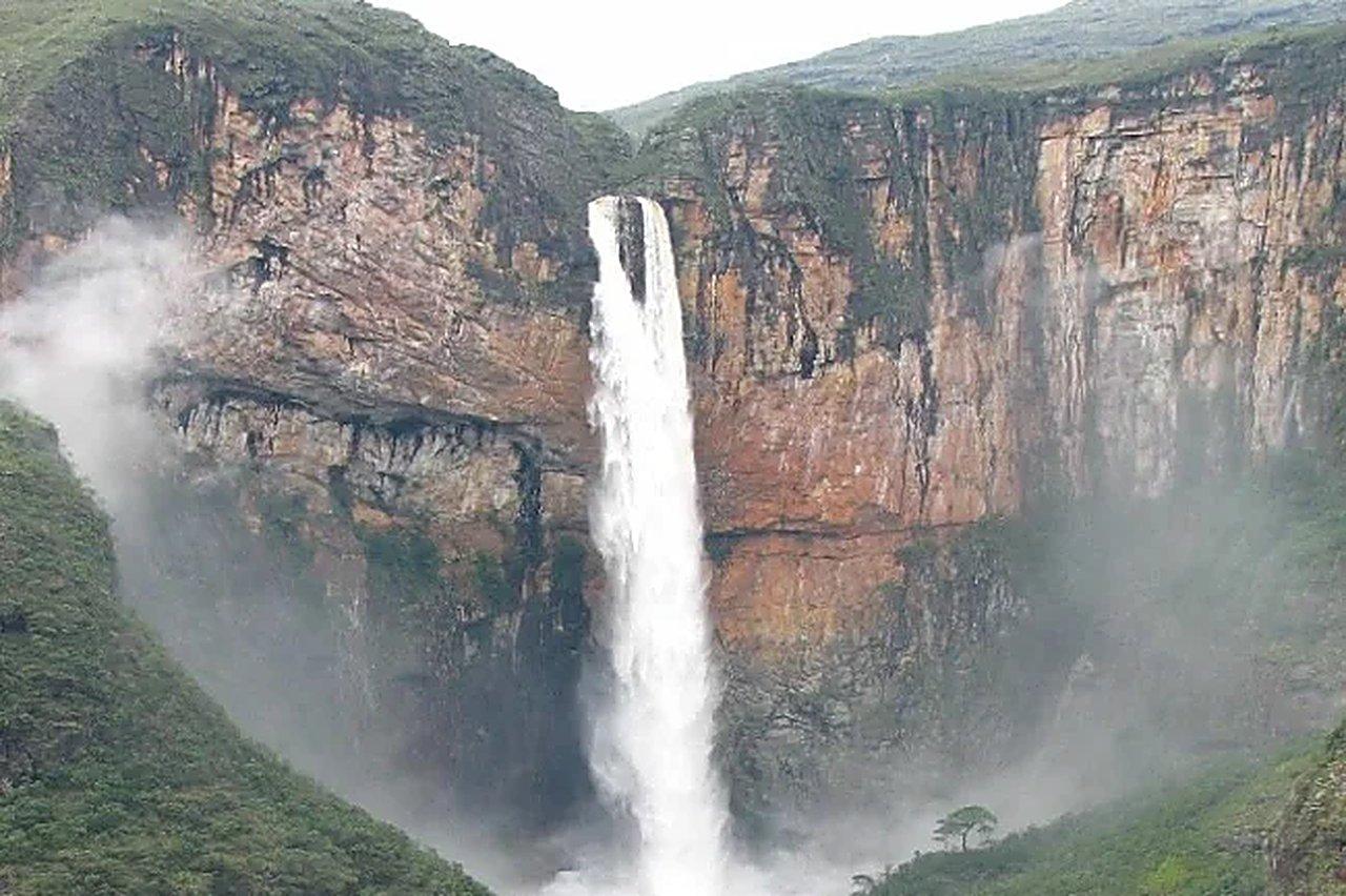 Justiça manda fechar poço da Cachoeira do Tabuleiro seis dias após reabertura
