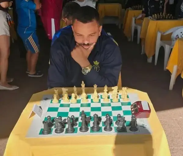 Rafael e Rodolfo ficam entre os dez melhores em torneio de xadrez em Ipatinga