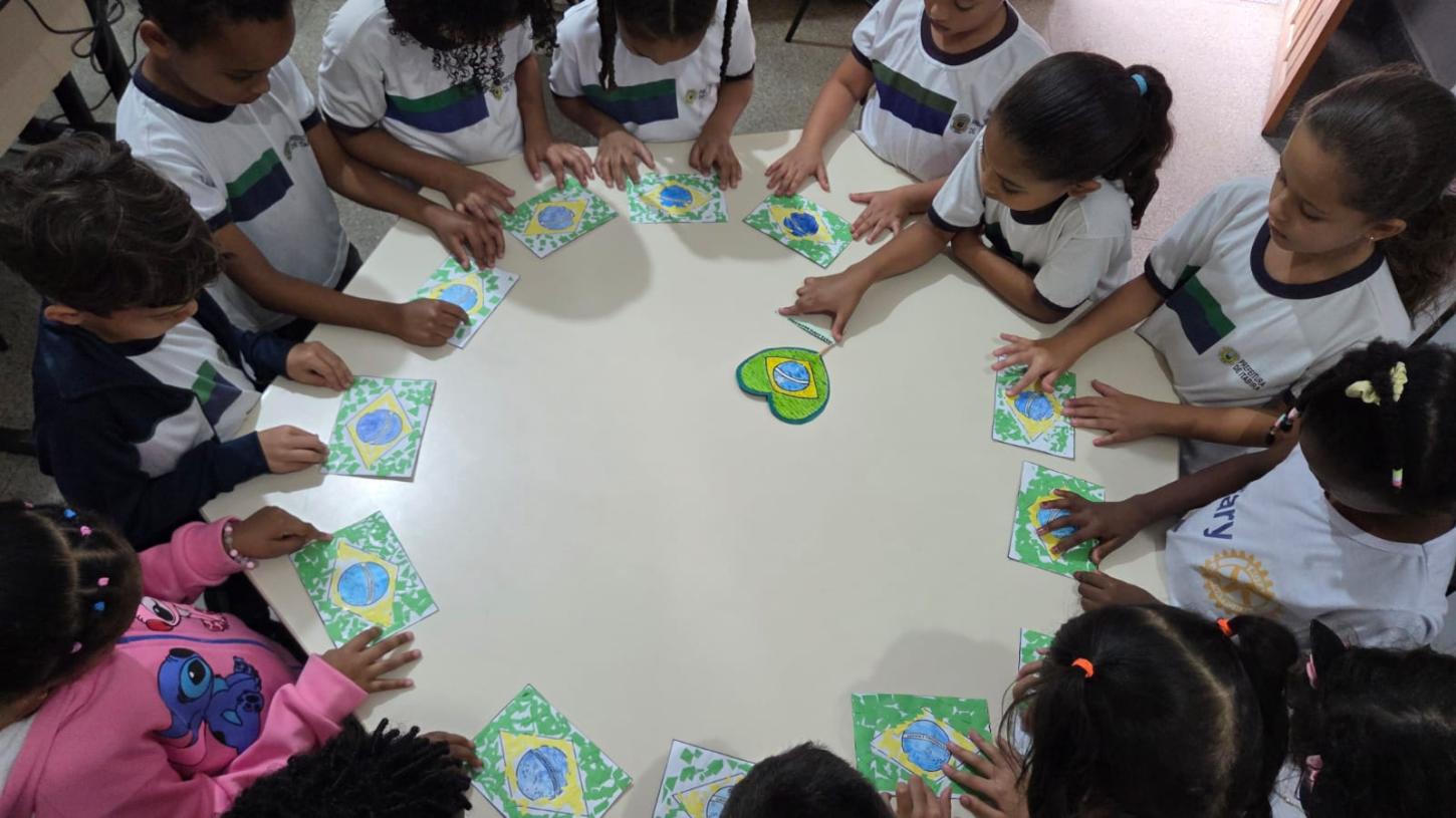 Escolas municipais de Itabira promovem ações sobre cidadania no Mês da Pátria